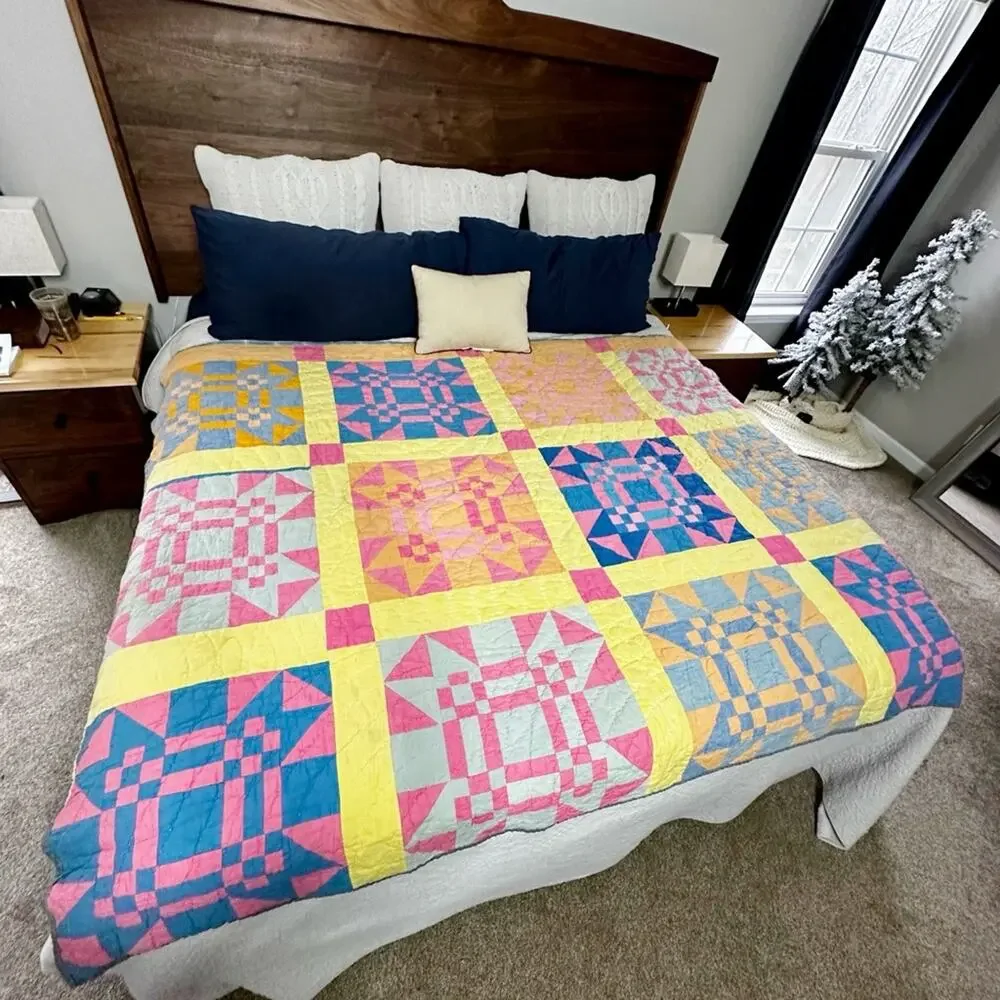 Vintage 1930s Pastel Pink Yellow Blue Patchwork Star Quilt Baptist Fan
